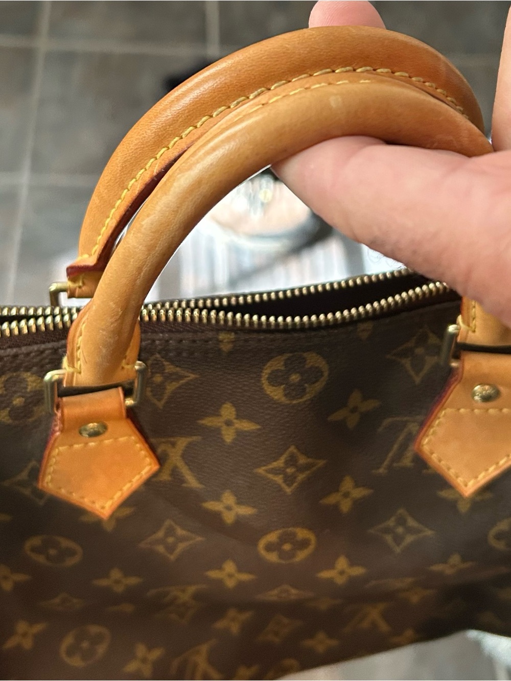 Authentic Louis Vuitton Speedy 30 in Monogram canvas - Picture 11 of 15